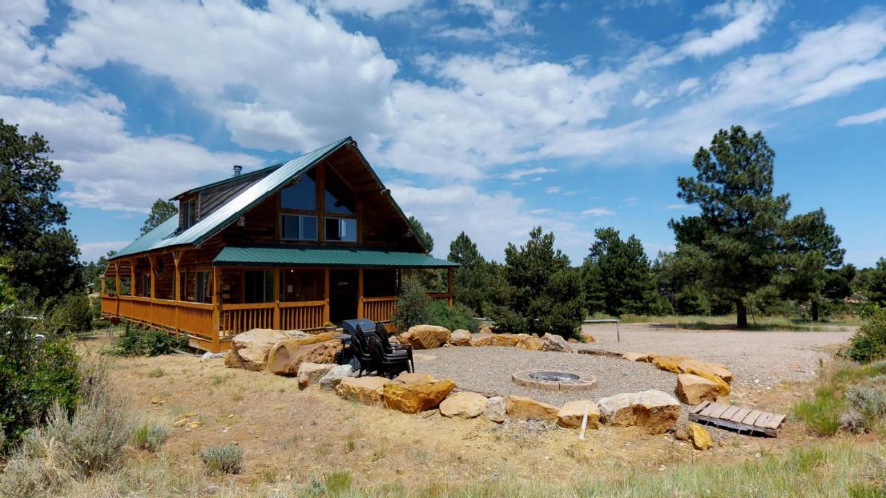Canyon View Family Cabin, Deck, Tv Room, Games, Bbq, Campfire Monticello Eksteriør bilde